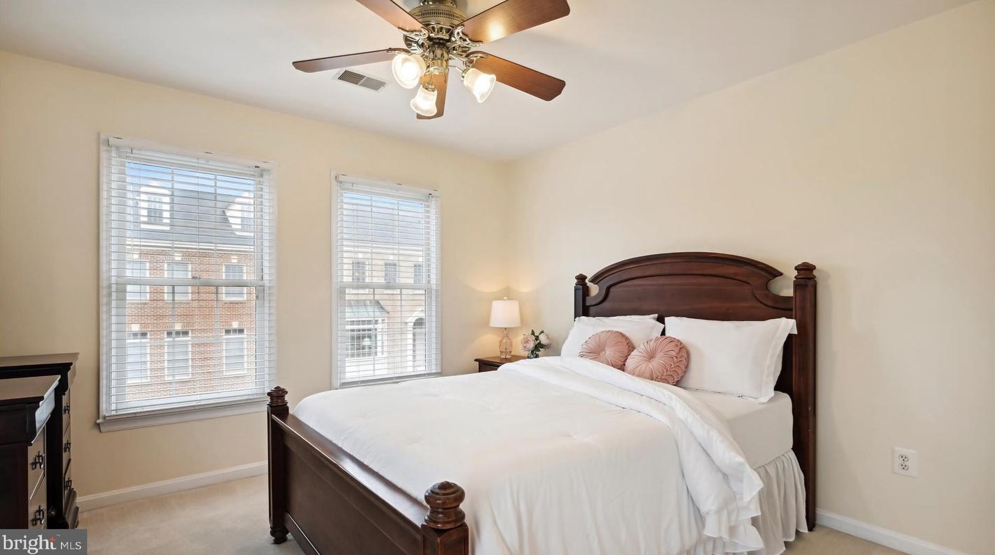 10500 Chancery Ct, Fairfax VA  22030-8108 exterior