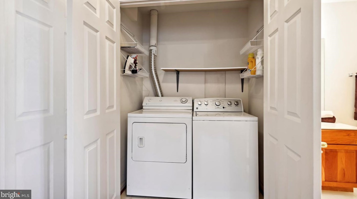 10500 Chancery Ct, Fairfax VA  22030-8108 exterior