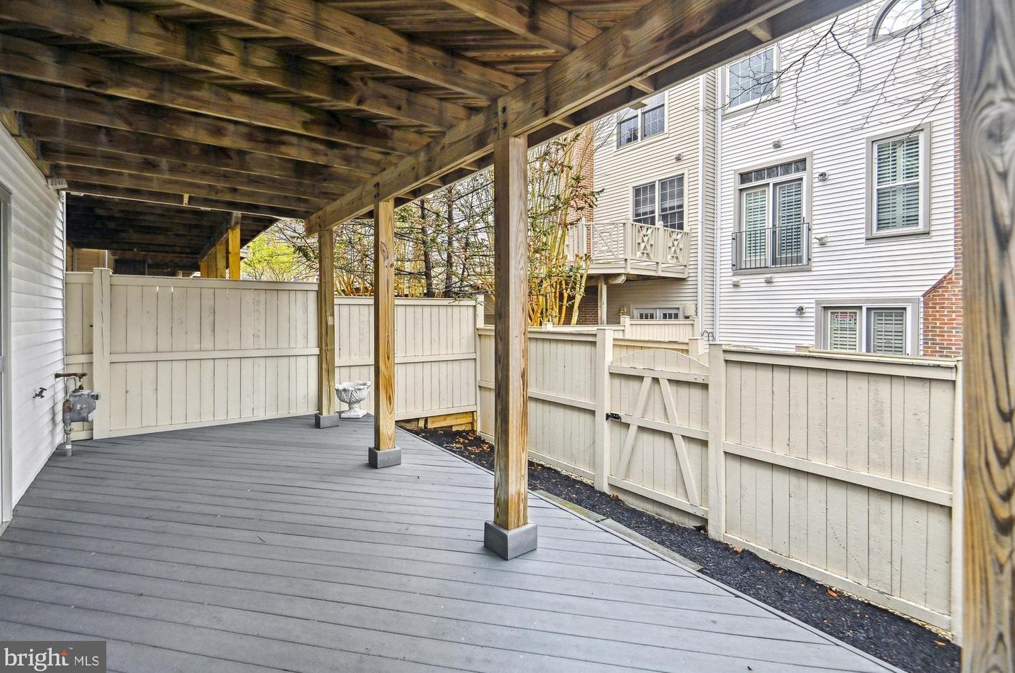 10500 Chancery Ct, Fairfax VA  22030-8108 exterior