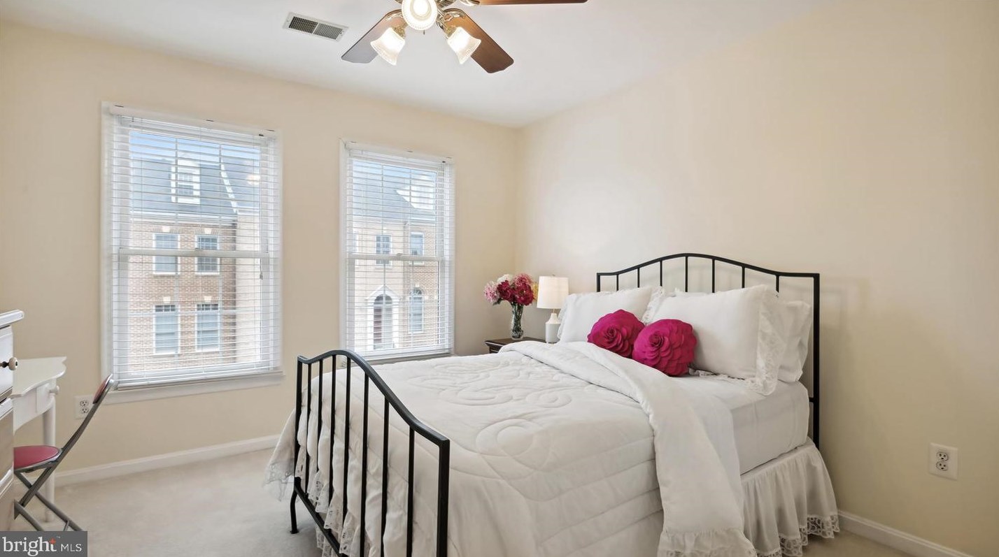 10500 Chancery Ct, Fairfax VA  22030-8108 exterior