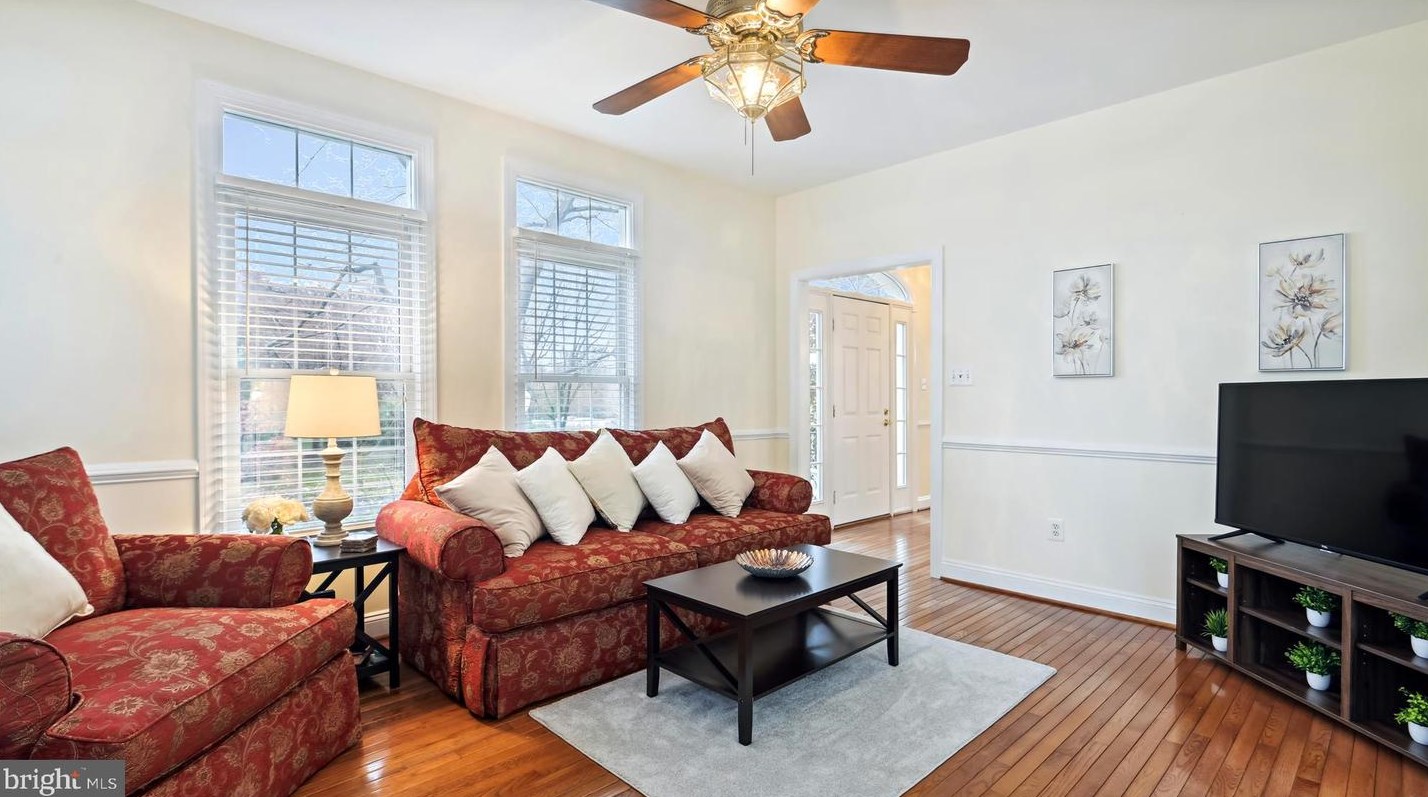 10500 Chancery Ct, Fairfax VA  22030-8108 exterior