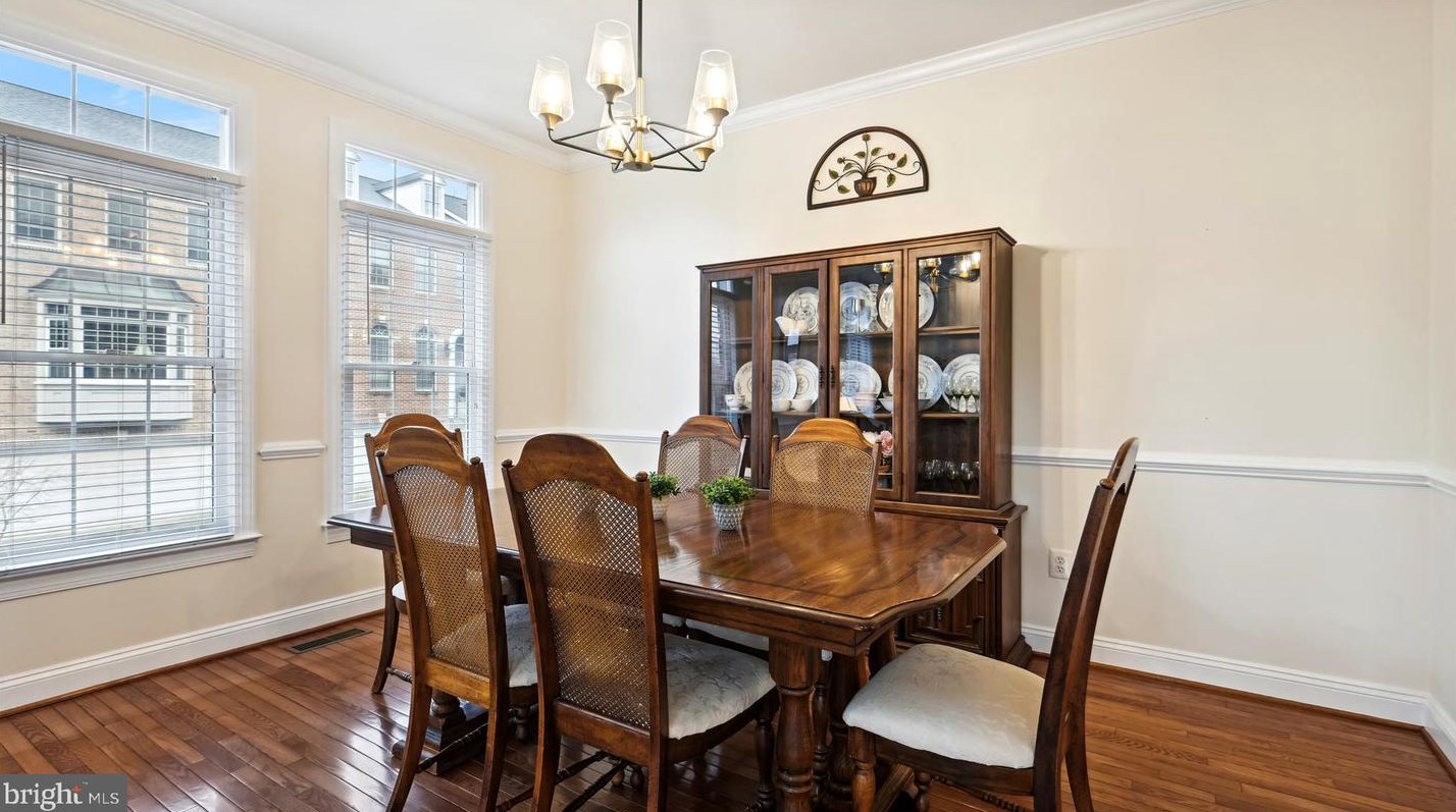 10500 Chancery Ct, Fairfax VA  22030-8108 exterior