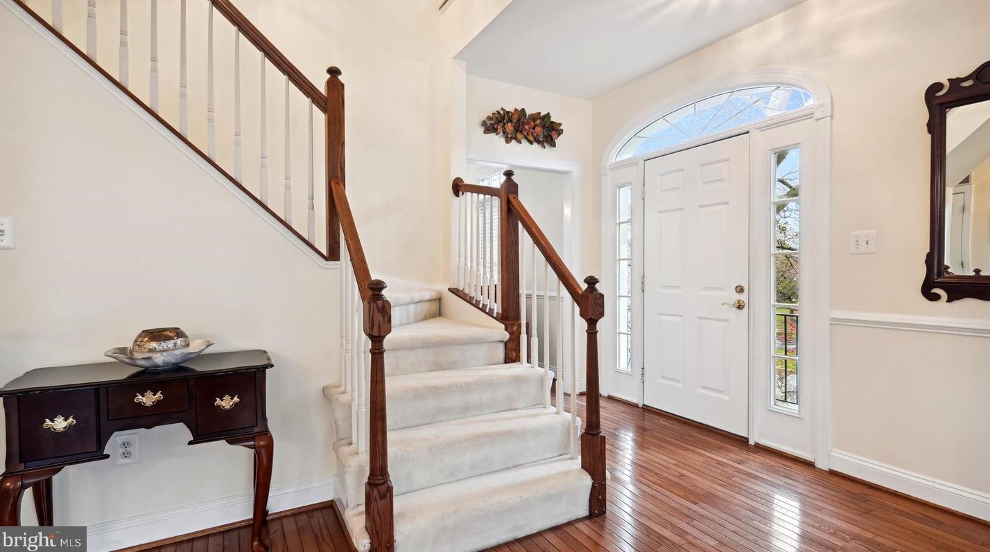 10500 Chancery Ct, Fairfax VA  22030-8108 exterior