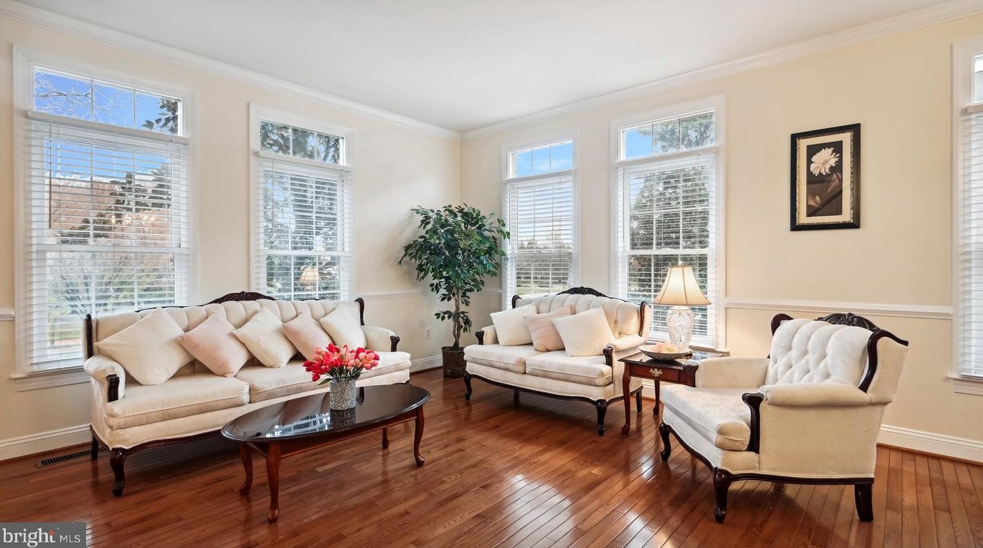 10500 Chancery Ct, Fairfax VA  22030-8108 exterior