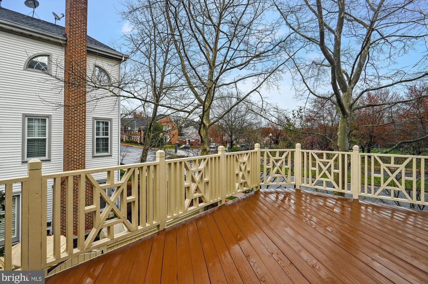 10500 Chancery Ct, Fairfax VA  22030-8108 exterior