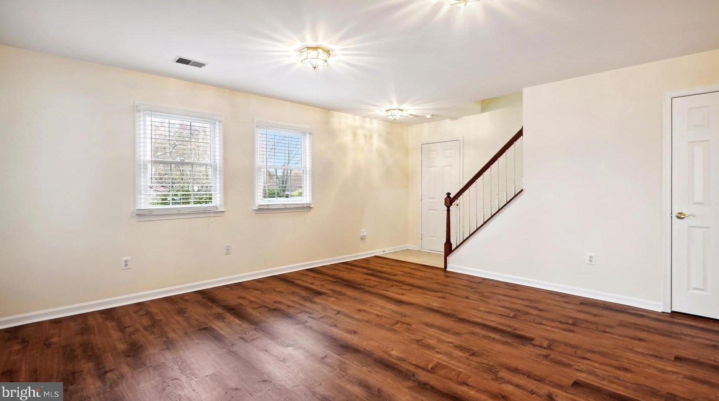 10500 Chancery Ct, Fairfax VA  22030-8108 exterior