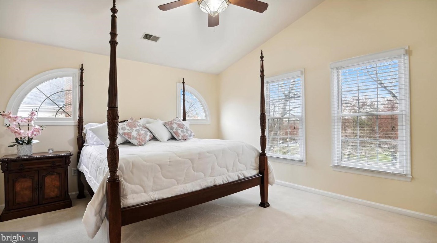 10500 Chancery Ct, Fairfax VA  22030-8108 exterior