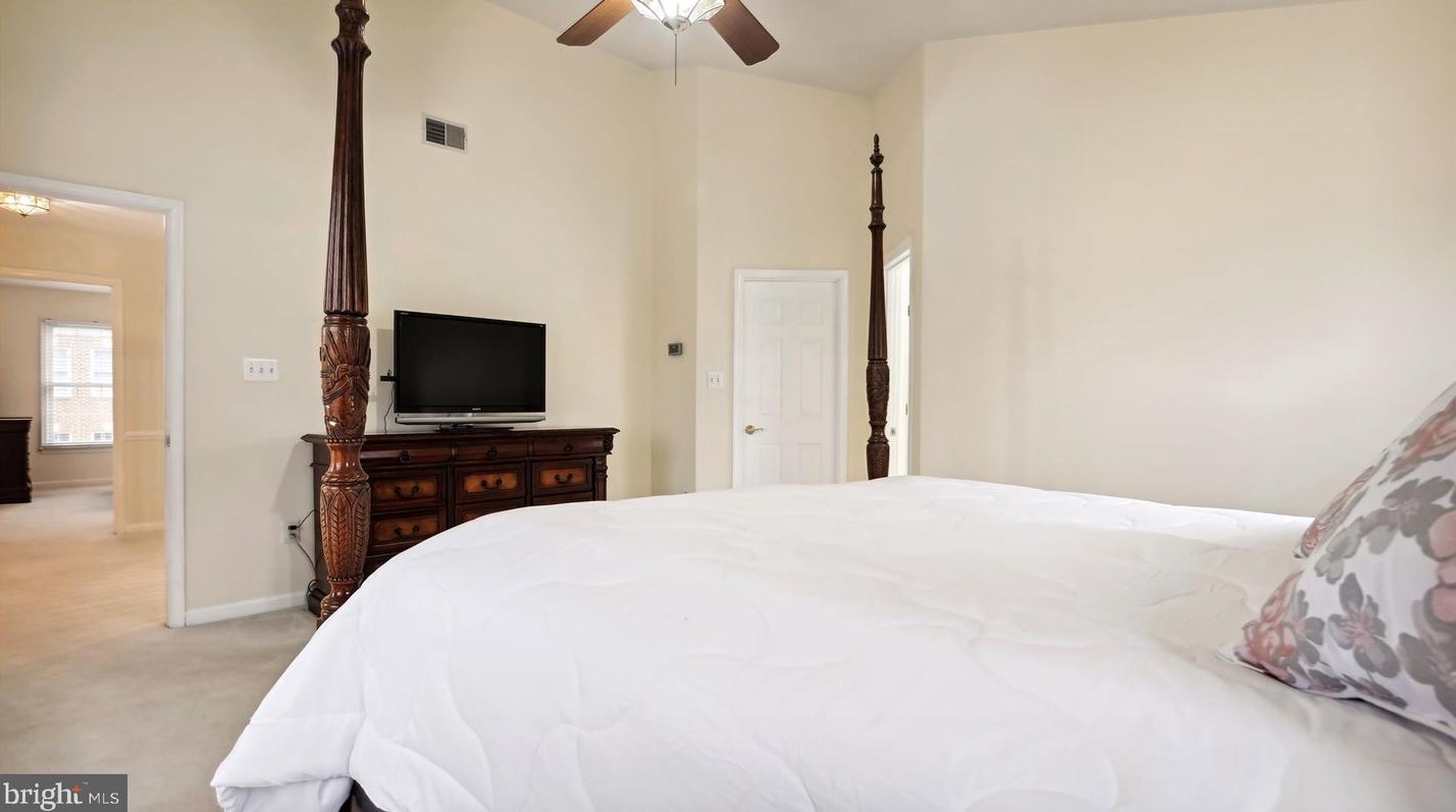 10500 Chancery Ct, Fairfax VA  22030-8108 exterior