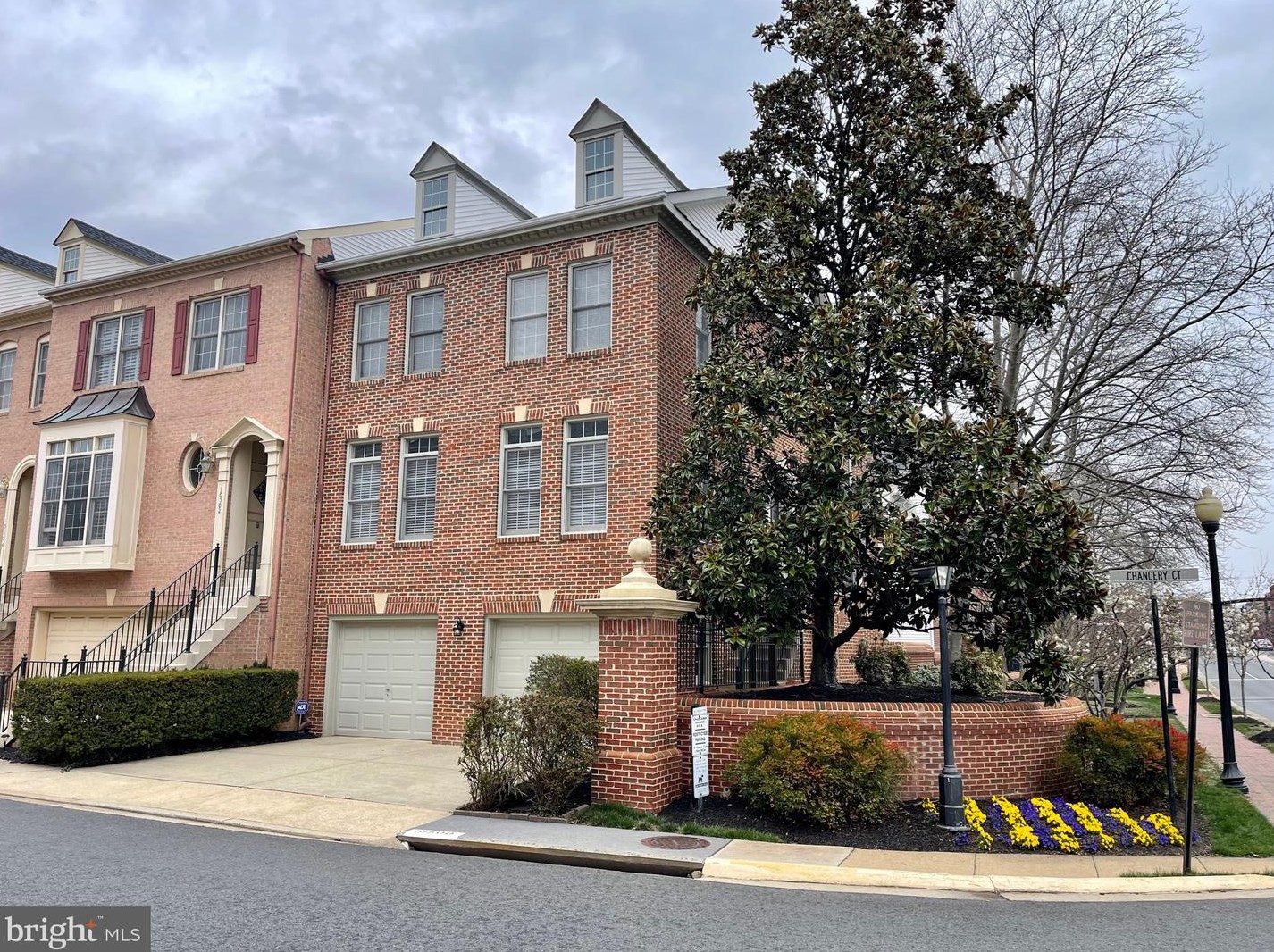 10500 Chancery Ct, Fairfax VA  22030-8108 exterior