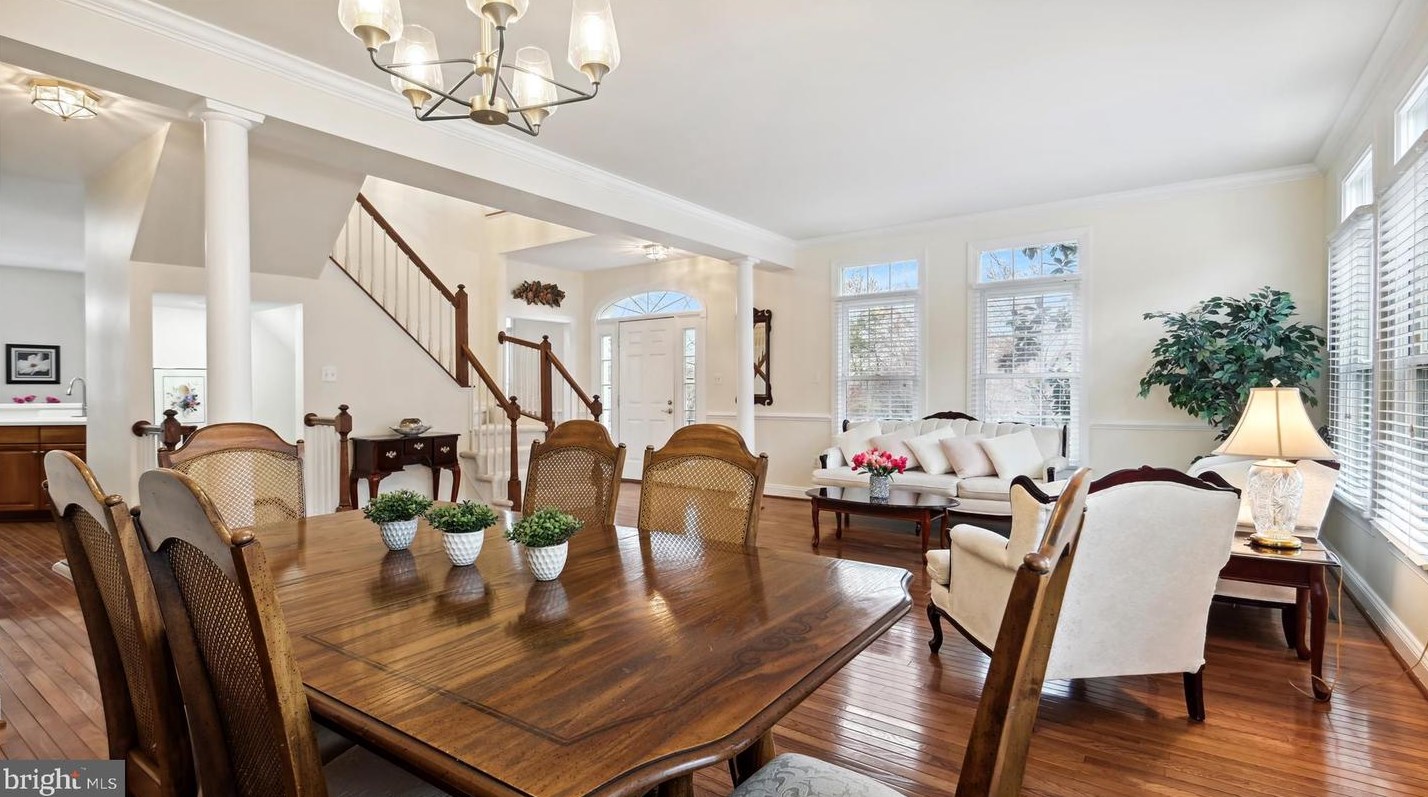 10500 Chancery Ct, Fairfax VA  22030-8108 exterior