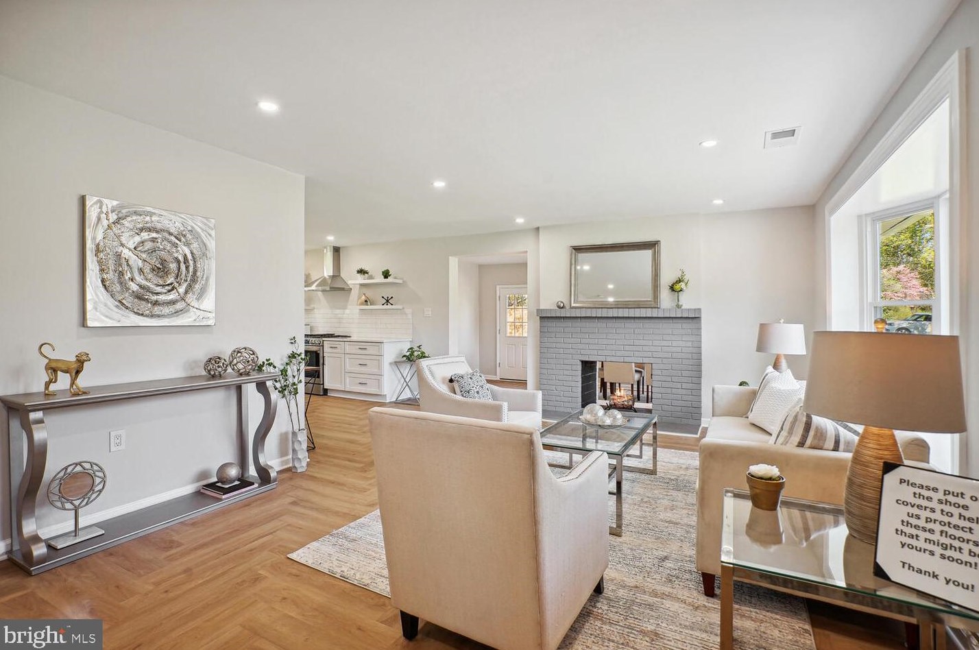 3605 Parklane Rd, Fairfax VA  22030-1828 exterior