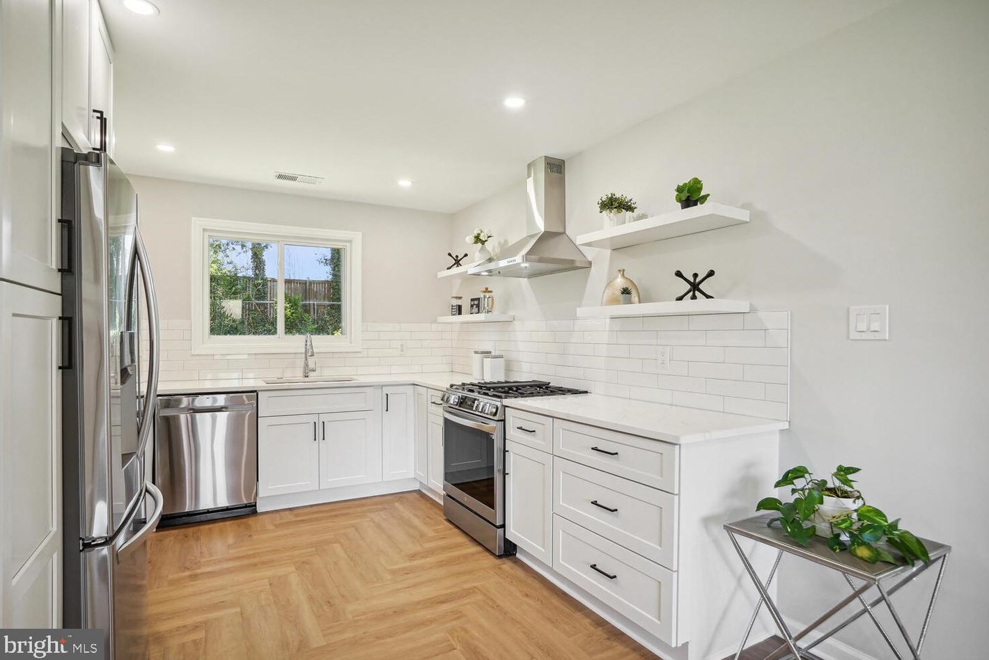 3605 Parklane Rd, Fairfax VA  22030-1828 exterior