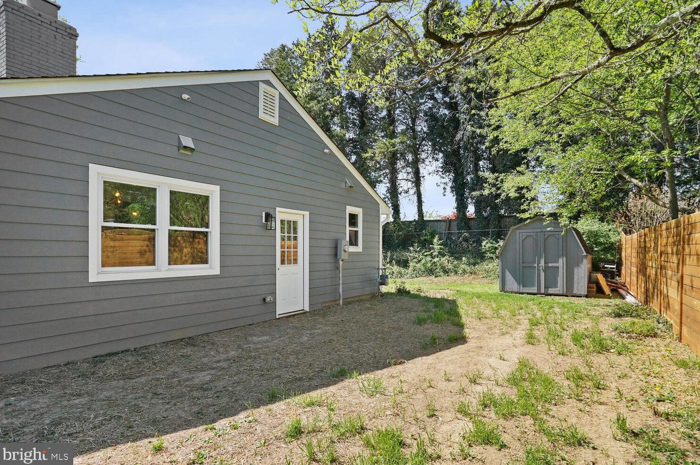 3605 Parklane Rd, Fairfax VA  22030-1828 exterior