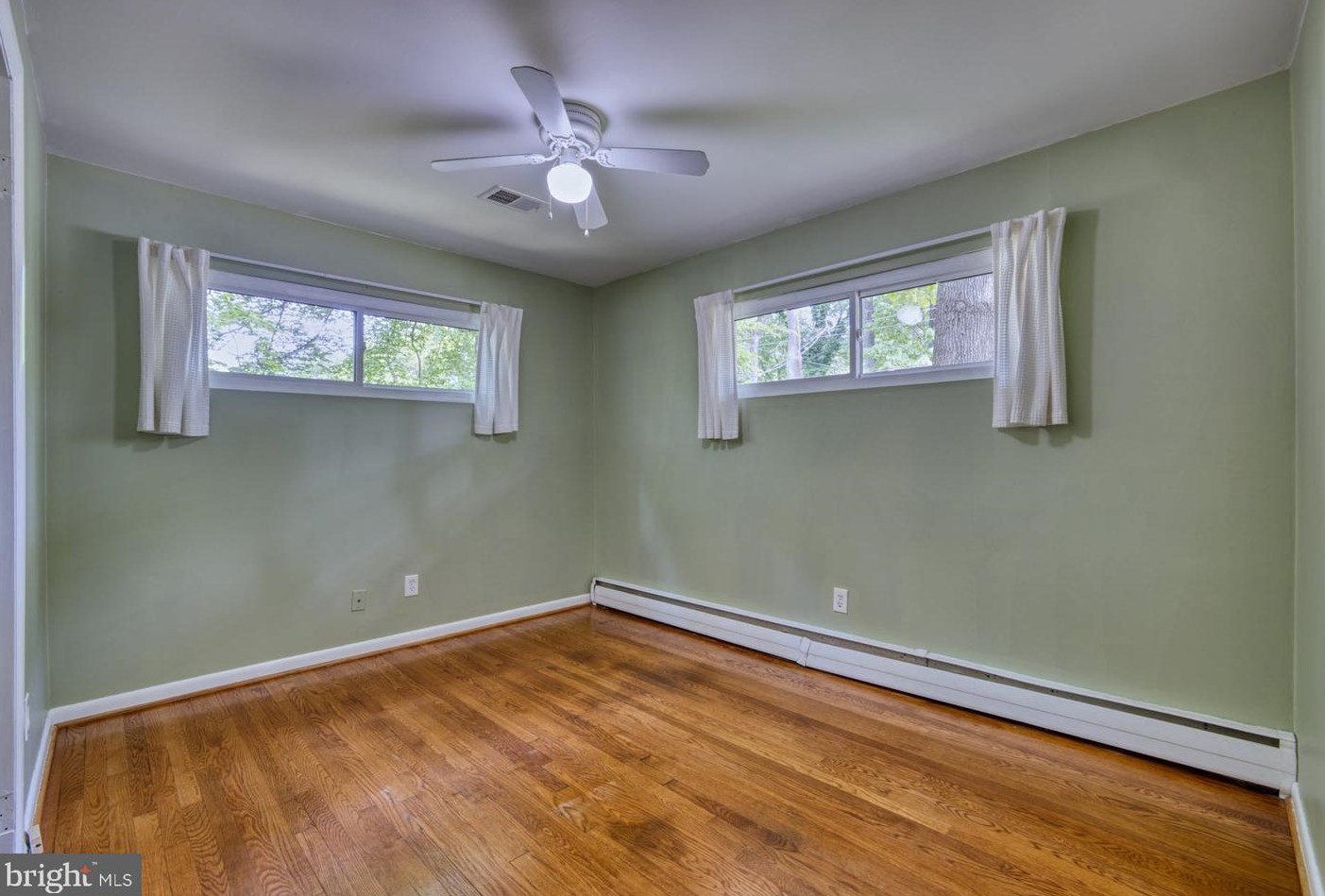 10120 Spring Lake Ter, Fairfax VA  22030-2038 exterior