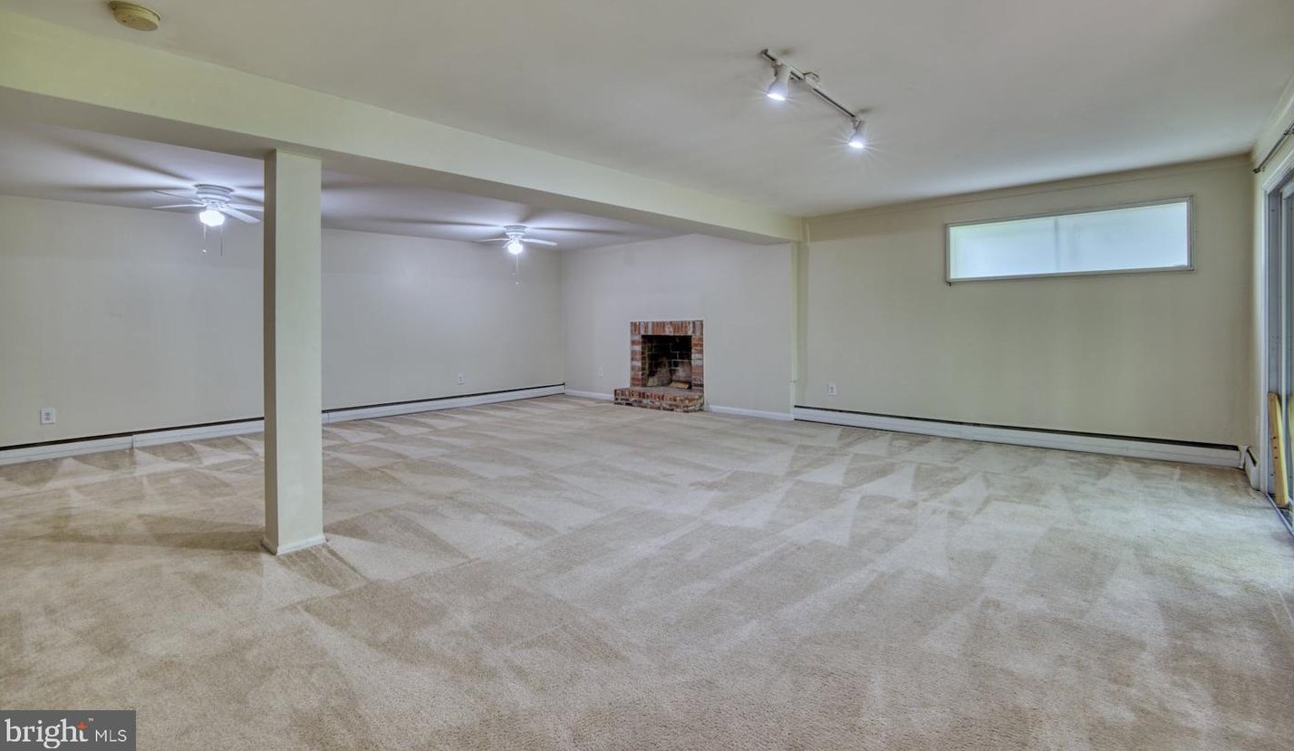 10120 Spring Lake Ter, Fairfax VA  22030-2038 exterior