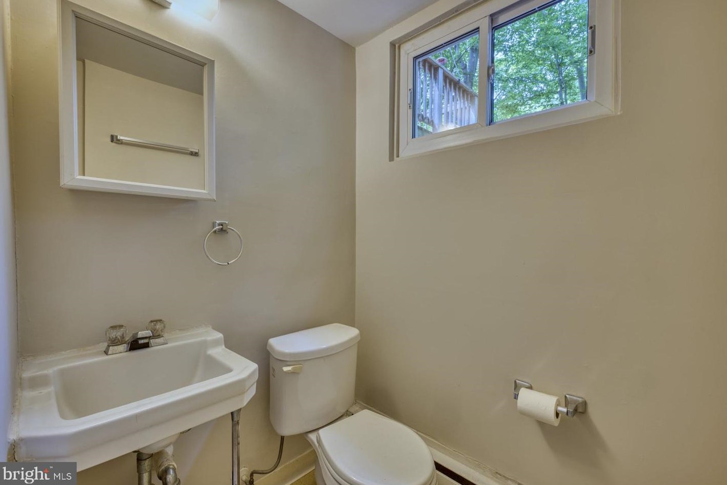 10120 Spring Lake Ter, Fairfax VA  22030-2038 exterior