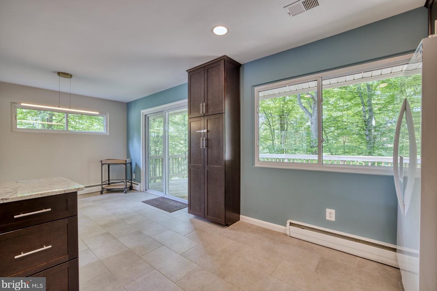 10120 Spring Lake Ter, Fairfax VA  22030-2038 exterior