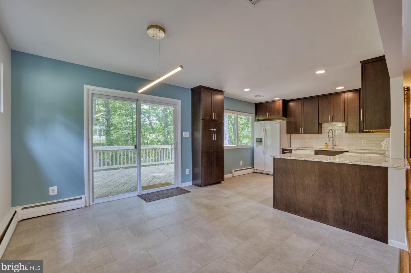 10120 Spring Lake Ter, Fairfax VA  22030-2038 exterior