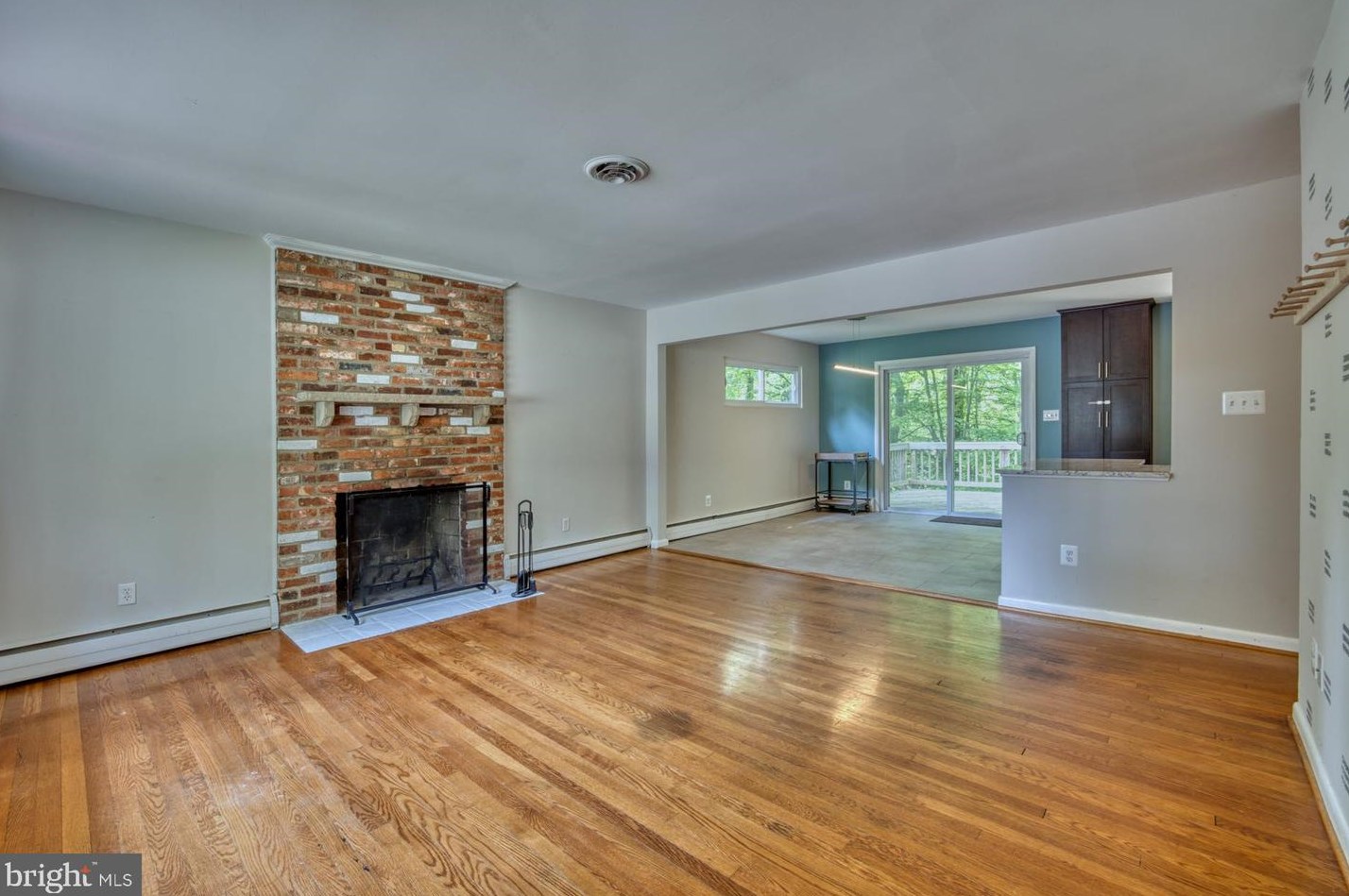 10120 Spring Lake Ter, Fairfax VA  22030-2038 exterior