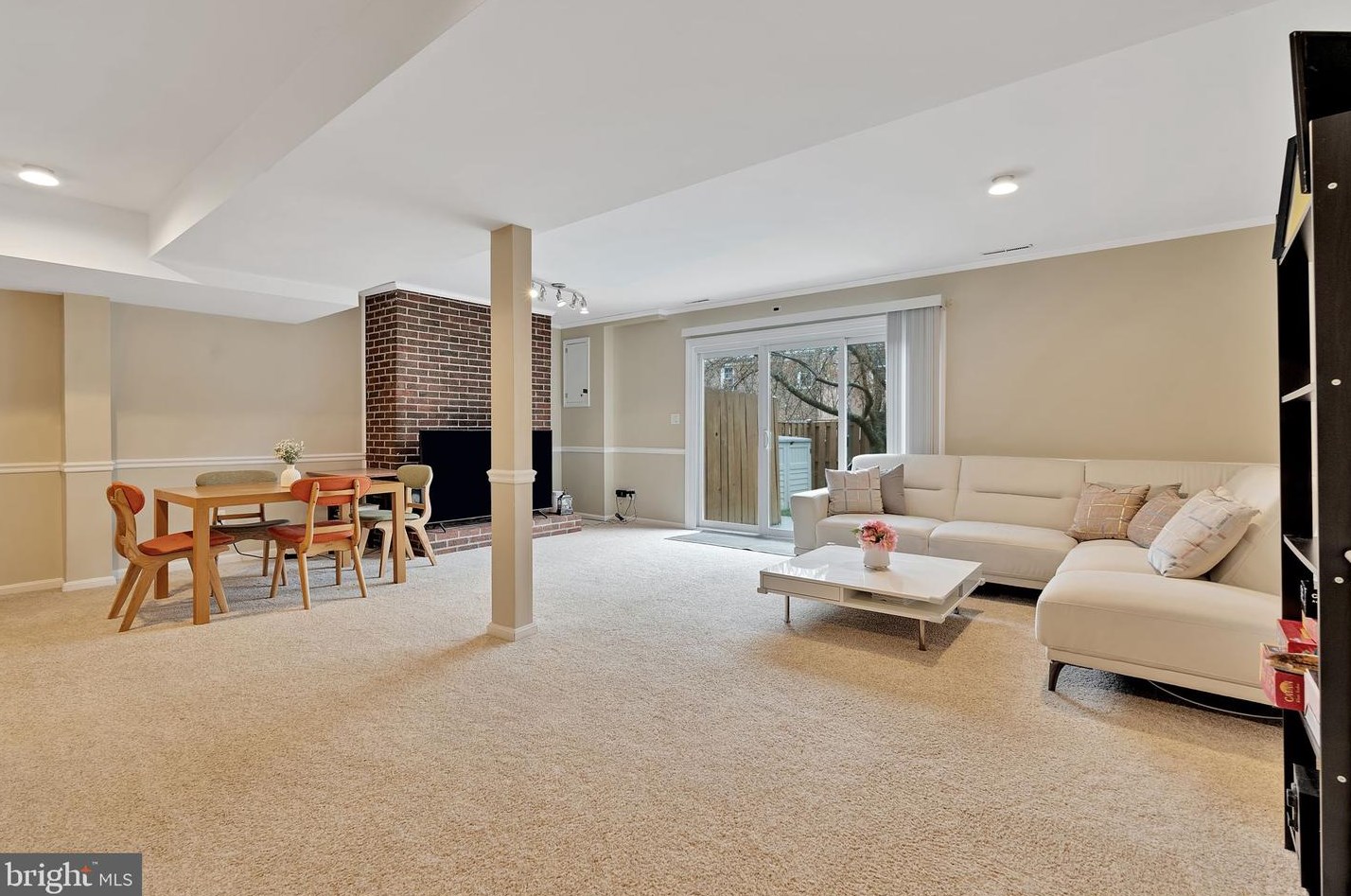 10545 Assembly Dr, Fairfax VA  22030-2701 exterior