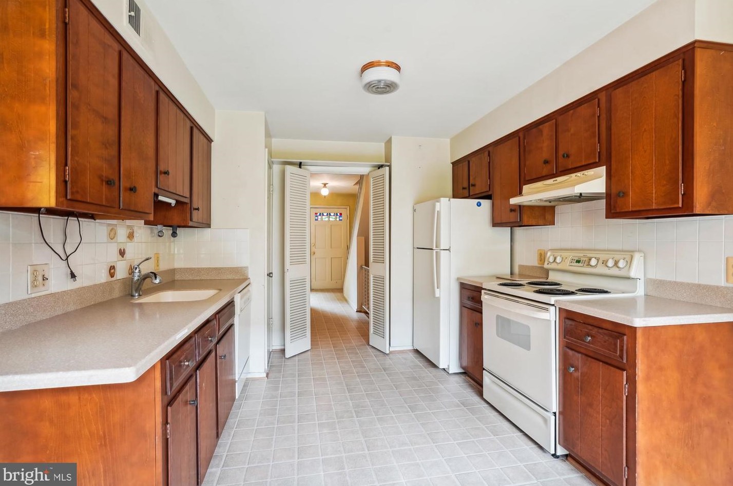 10517 Assembly Dr, Fairfax VA  22030-2701 exterior