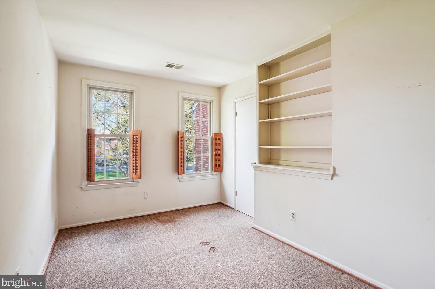 10517 Assembly Dr, Fairfax VA  22030-2701 exterior