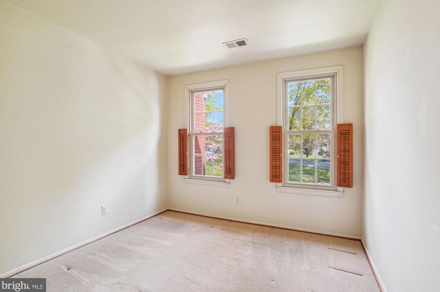 10517 Assembly Dr, Fairfax VA  22030-2701 exterior