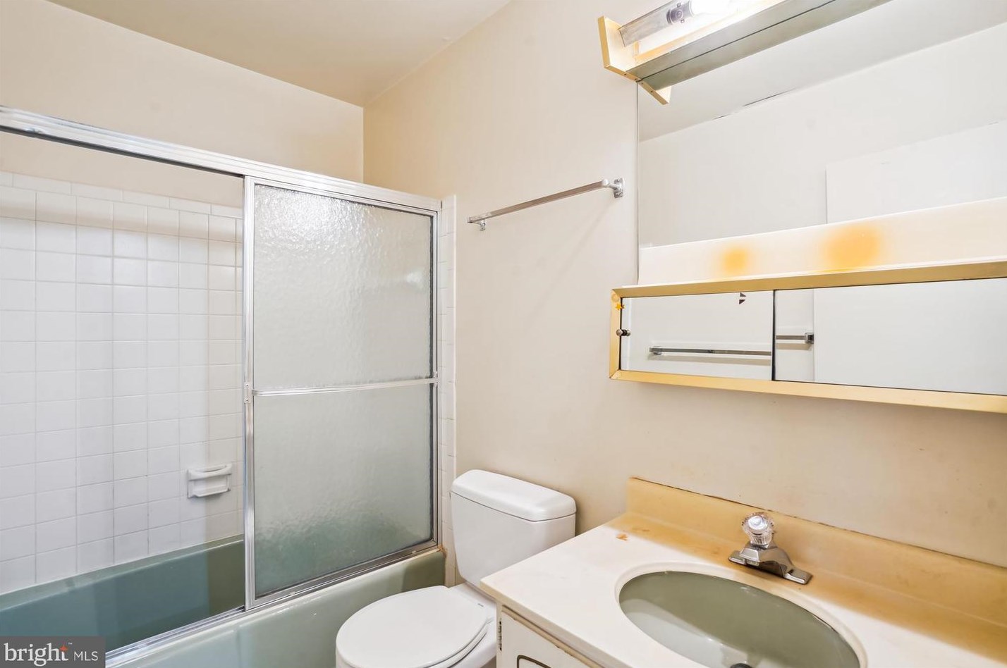 10517 Assembly Dr, Fairfax VA  22030-2701 exterior