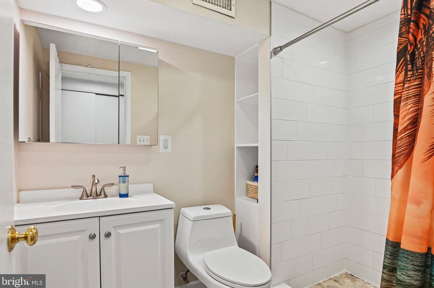 10318 Cleveland St, Fairfax VA  22030-3629 exterior