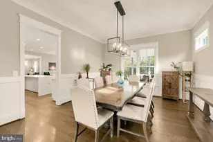 10602 Oak Pl, Fairfax, VA 22030 - Photo 11