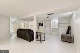 4146 Addison Rd, Fairfax, VA 22030 - Photo 23