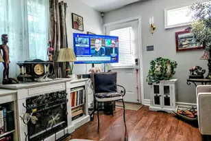 10833 Warwick Ave, Fairfax, VA 22030 - Photo 7