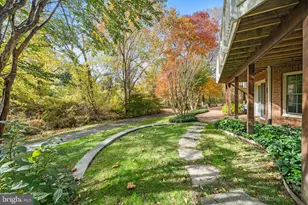 10121 Ratcliffe Manor Dr, Fairfax, VA 22030 - Photo 11