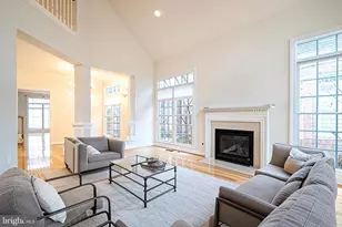 3832 Farrcroft Dr, Fairfax, VA 22030 - Photo 3