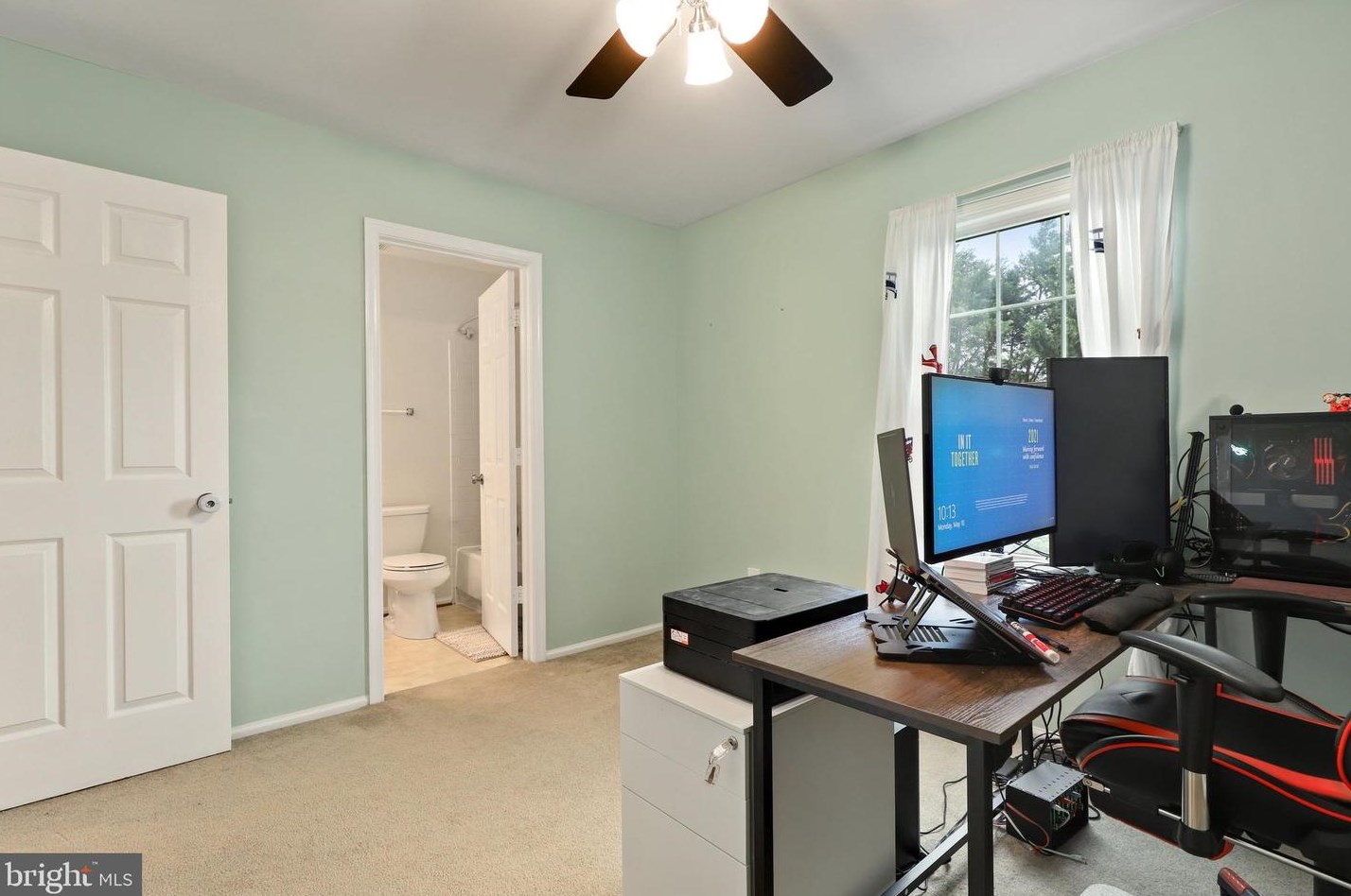 7333 Hazelwood Ct, Warrenton VA  20187-4140 exterior