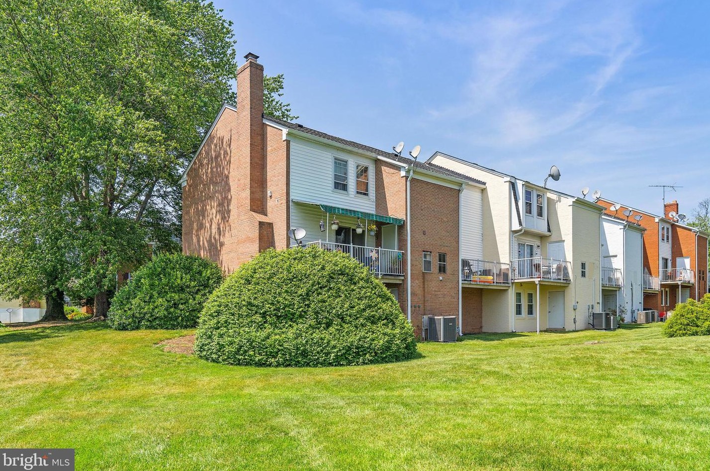 103 Leeds Ct, Warrenton VA  20186-3618 exterior