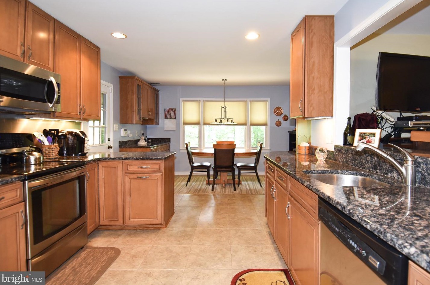 7074 Riley Rd, Warrenton VA  20187-8900 exterior