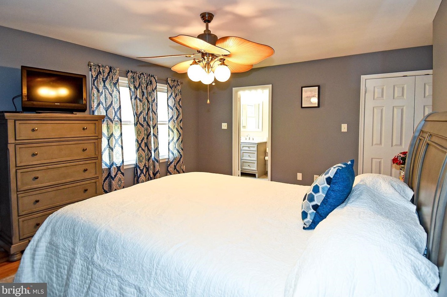 7074 Riley Rd, Warrenton VA  20187-8900 exterior