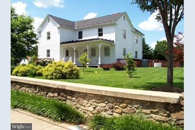 8272 E. Main Street E #2A, Marshall, VA 20115 - Photo 1