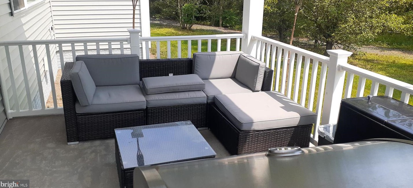 11206 Callie Jo Ct, Bealeton VA  22712-2005 exterior