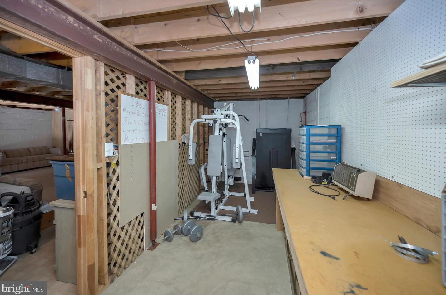 7136 Westmoreland Dr, Warrenton VA  20187-4452 exterior