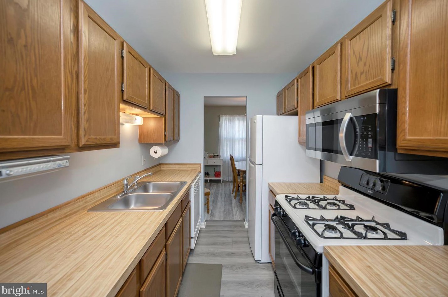 7136 Westmoreland Dr, Warrenton VA  20187-4452 exterior