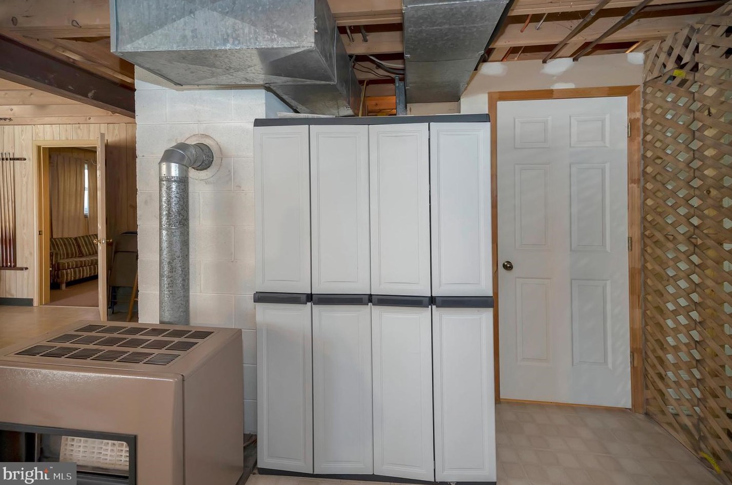 7136 Westmoreland Dr, Warrenton VA  20187-4452 exterior