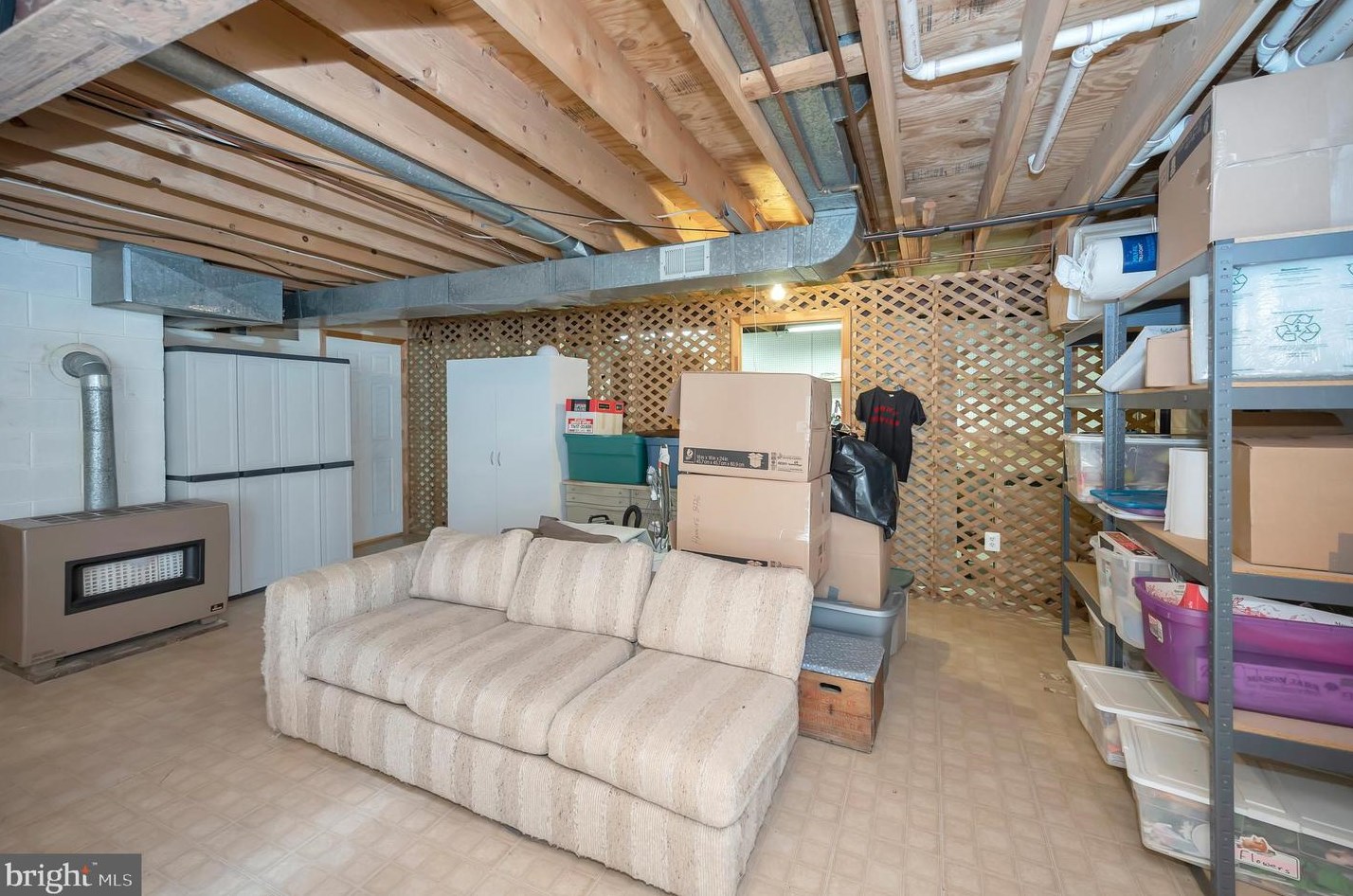 7136 Westmoreland Dr, Warrenton VA  20187-4452 exterior