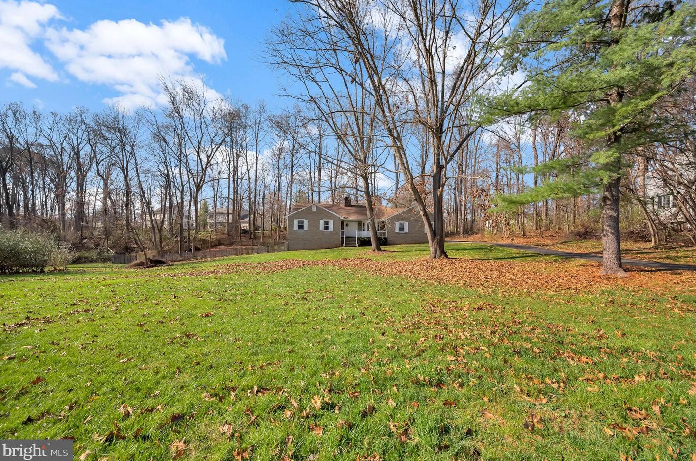 7136 Westmoreland Dr, Warrenton VA  20187-4452 exterior