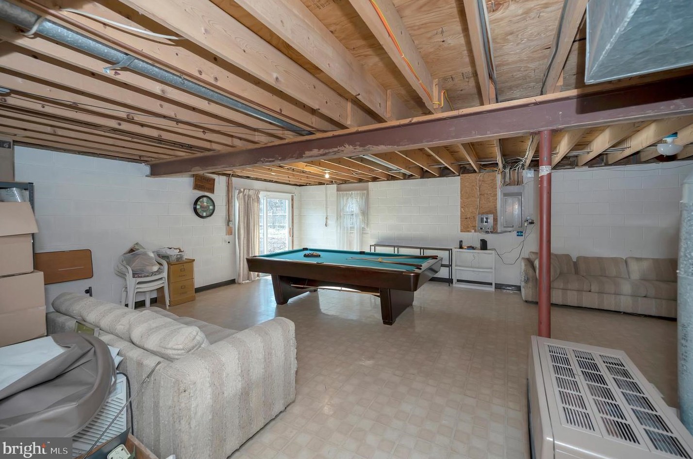 7136 Westmoreland Dr, Warrenton VA  20187-4452 exterior