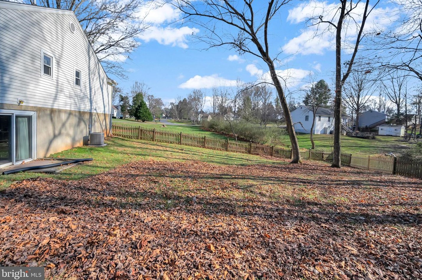 7136 Westmoreland Dr, Warrenton VA  20187-4452 exterior