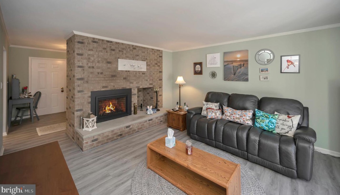 7136 Westmoreland Dr, Warrenton VA  20187-4452 exterior