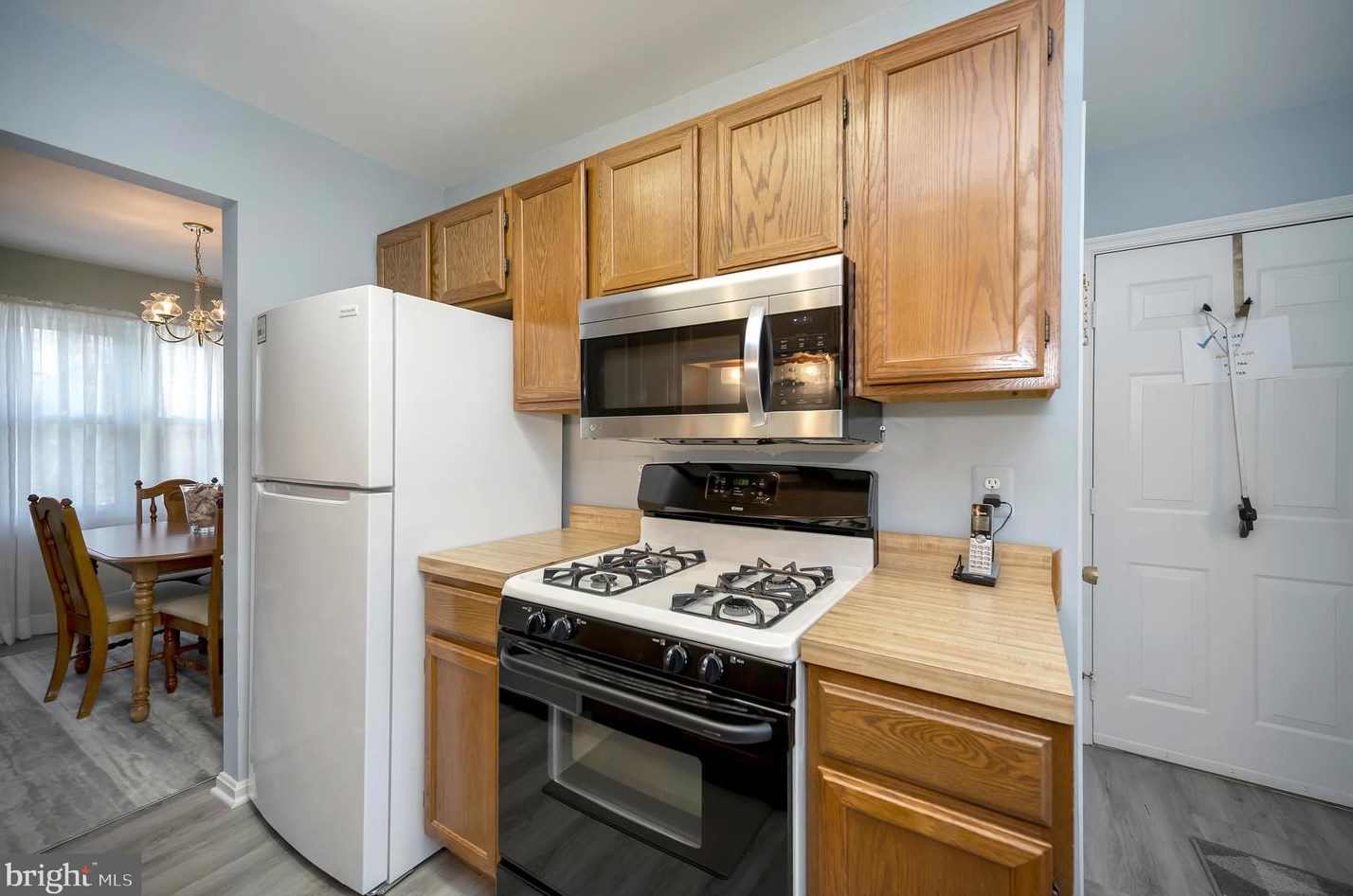 7136 Westmoreland Dr, Warrenton VA  20187-4452 exterior