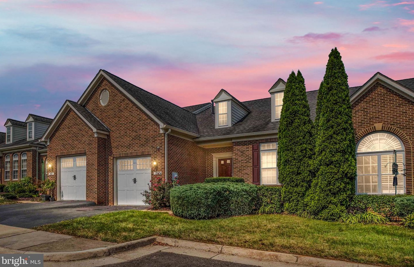 256 Sapphire Ct, Warrenton VA  20186-4340 exterior